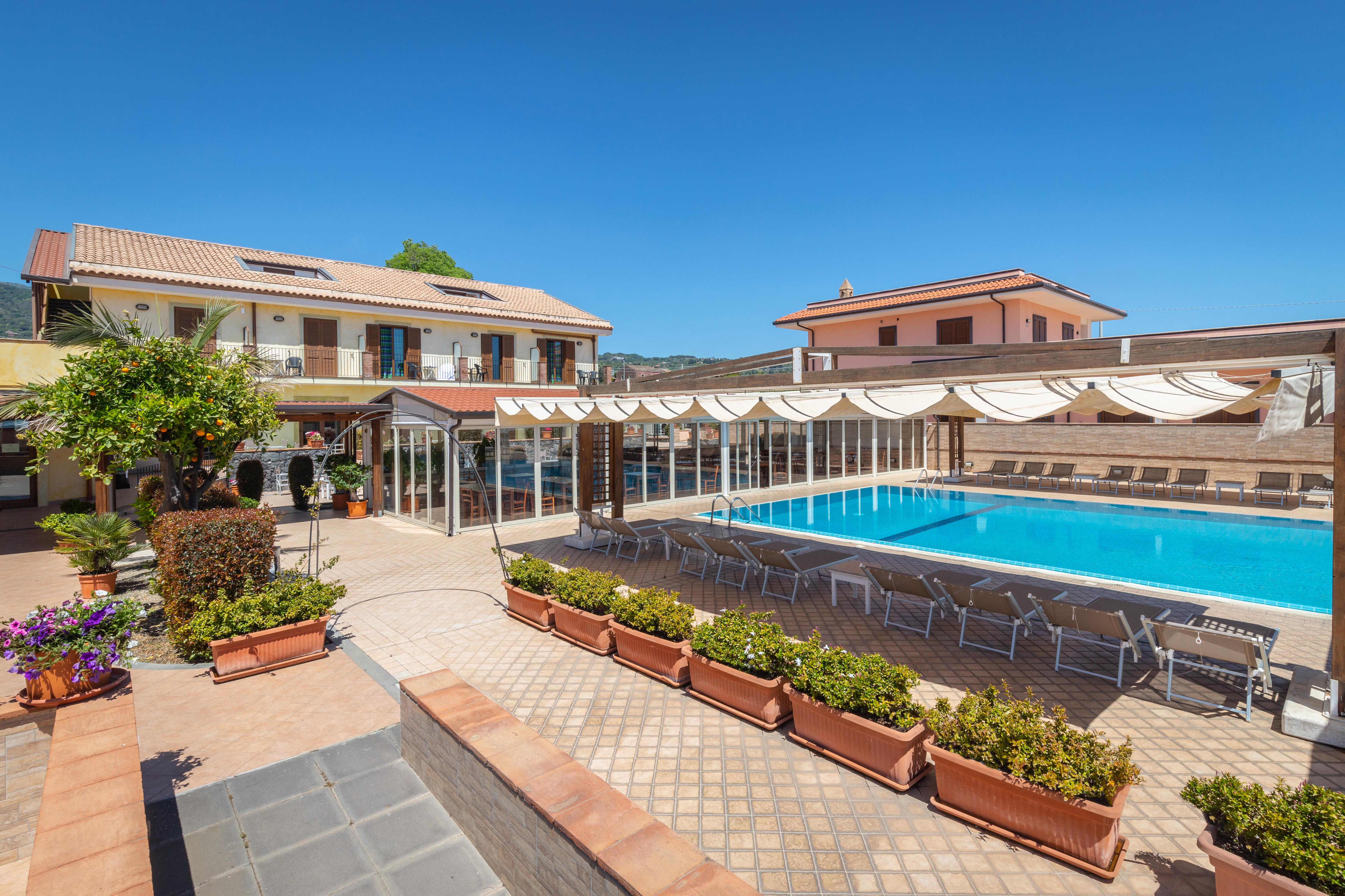 La Terra Dei Sogni Country Hotel Fiumefreddo di Sicilia Exteriör bild